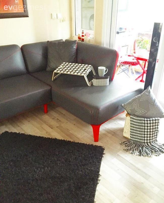 Kırmızı, Salon, Siyah