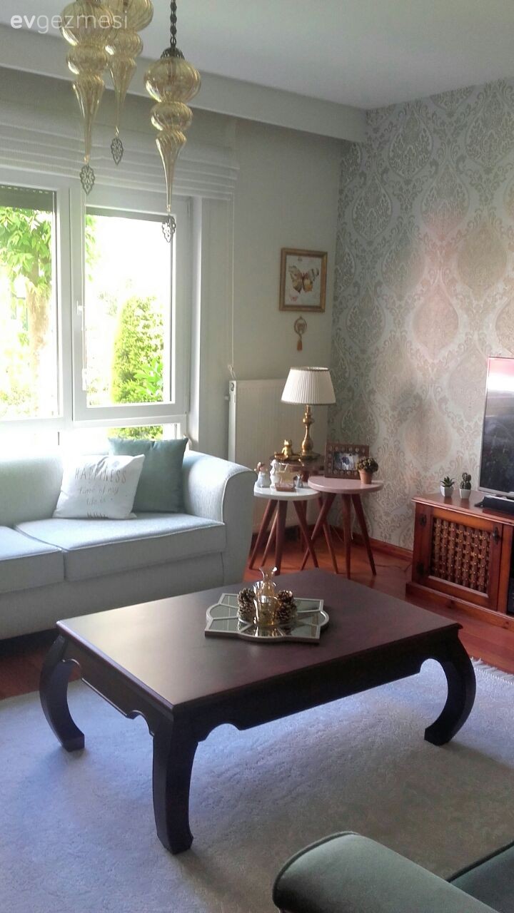 Burcu hanımın doğal ve sıcak bir havası olan, harika evi..