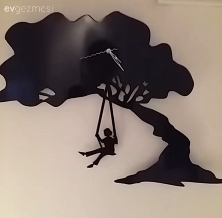 Oturma Odası, Duvar saati