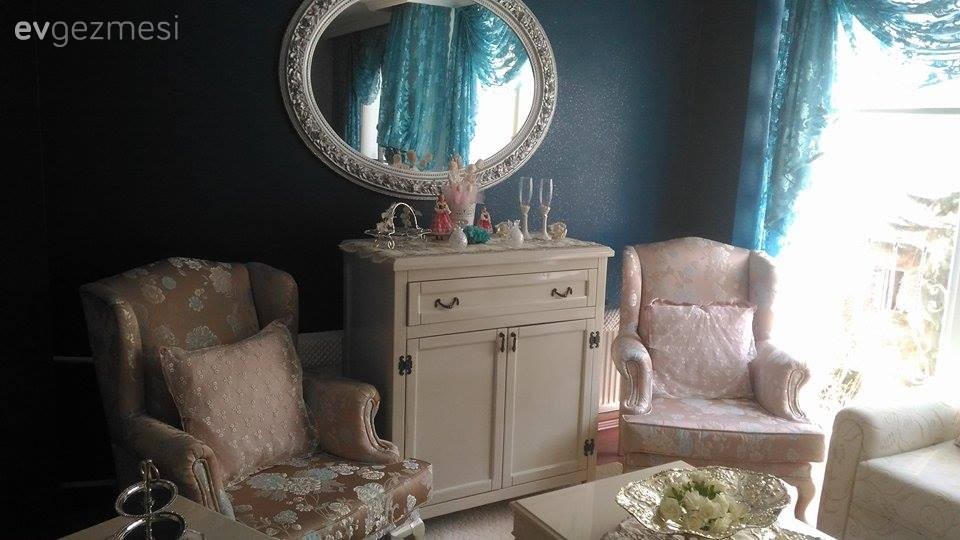 Nilgün hanımın her köşesini değerlendirdiği klasik stil evi..