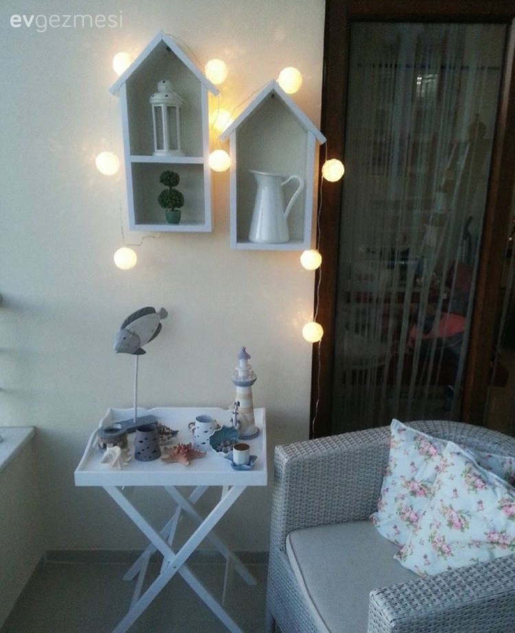 Şenay hanımın aksesuarlarla kişiselleşen, keyifli evi..