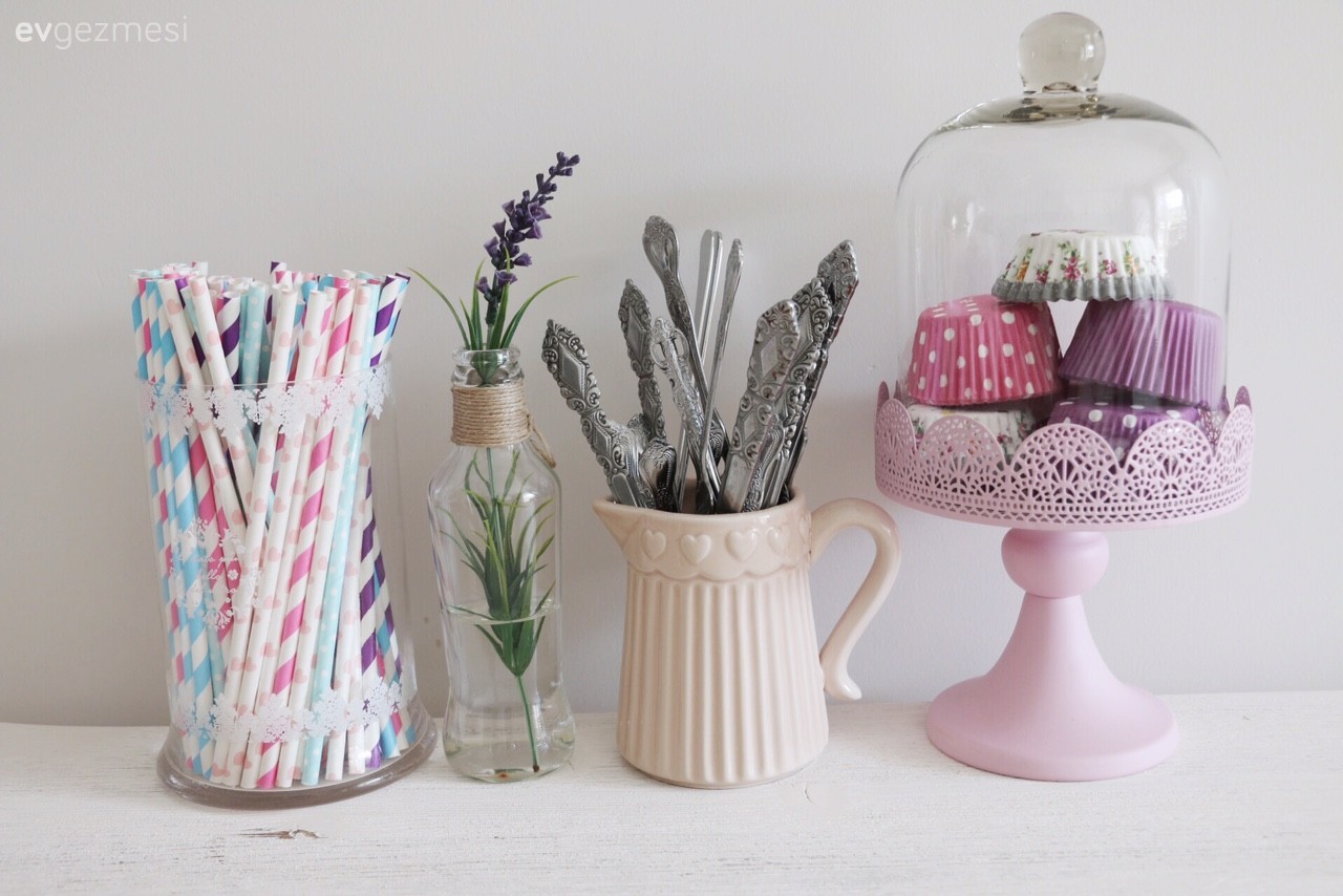 Gizem Hanım'ın aydınlık renklerle dekore ettiği vintage stil evi