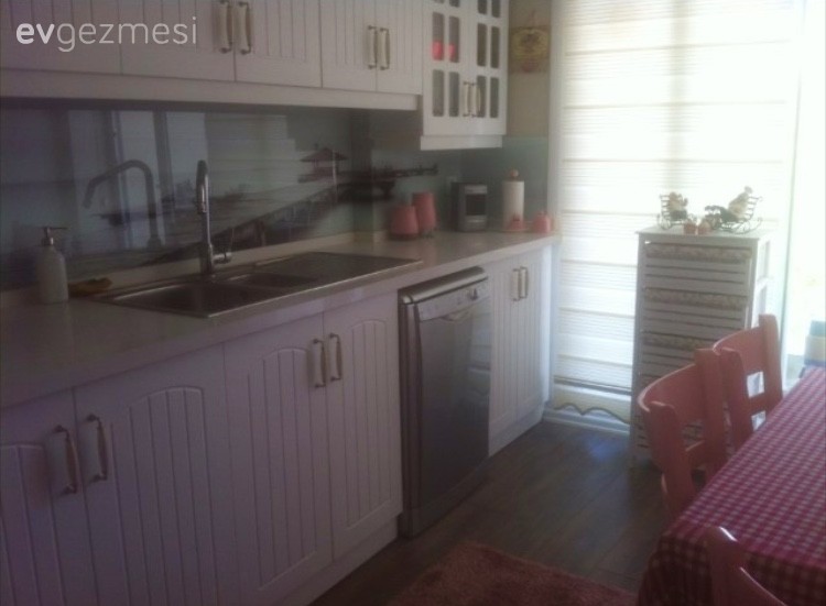 Anıl hanımın modern ve nostaljik stilleri harmanladığı, zevkli evi..