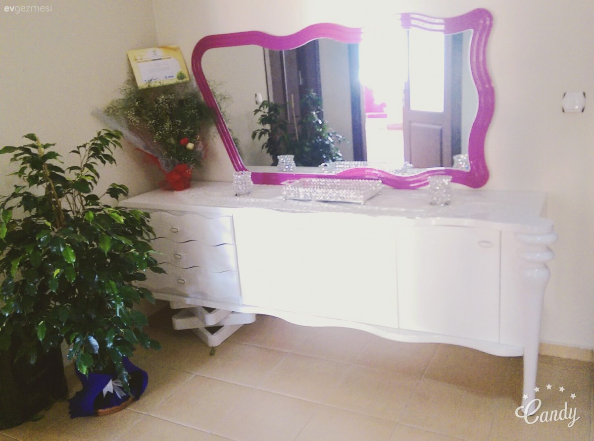 Ayna, Dresuar, Pembe