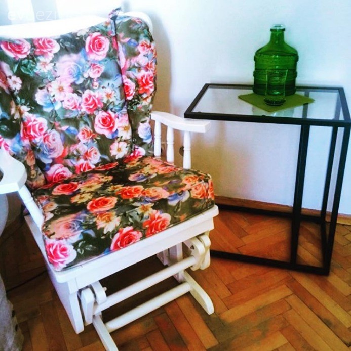 Koyu renklerle bir country ve vintage dekor