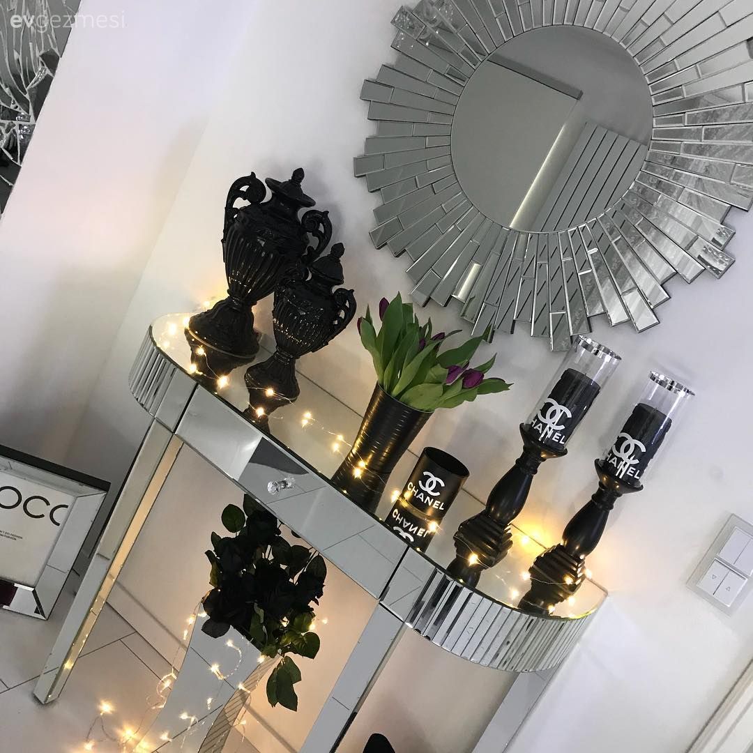 Ayna, Aynalı mobilya, Dekoratif Objeler, Aynalı dresuar, Yuvarlak ayna, Dekoratif ayna, Şamdan, Led peri ışık, Salon