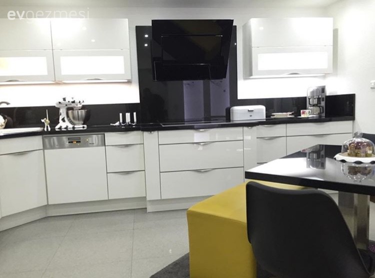 Havva hanımın modern stilde, sade ve şık evi..