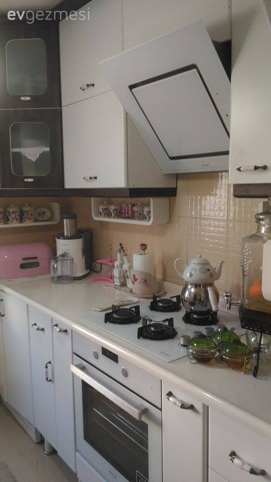 Nilgün hanımın her köşesini değerlendirdiği klasik stil evi..