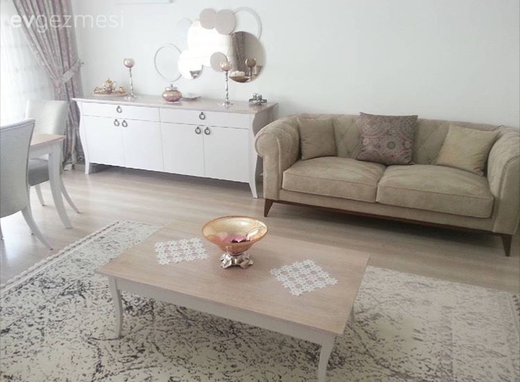 Ayna, Halı, Kahverengi, Konsol, Orta sehpa, Salon, Vizon