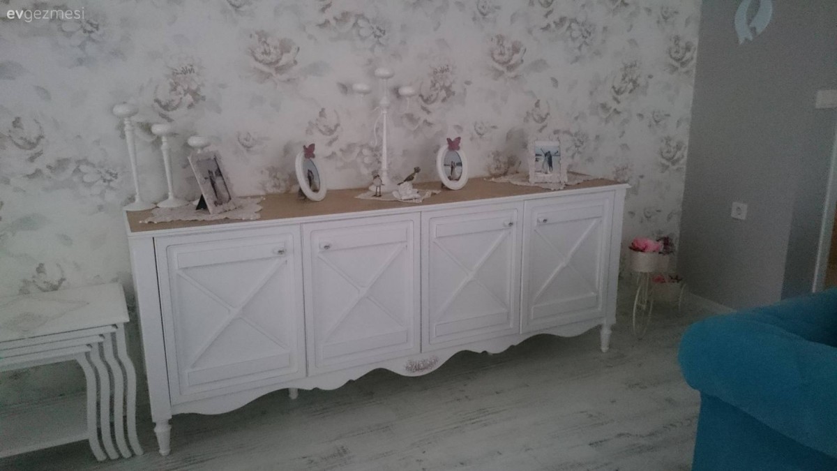 Betül hanımın mavi ve beyaz hakimiyetinde zarif ve dingin, harika evi.