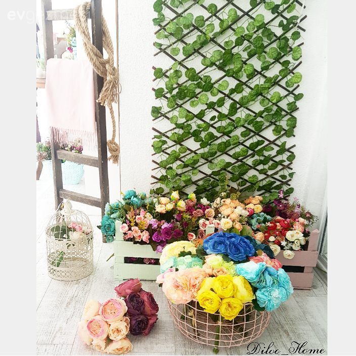 Çiçeklerle canlanan bir dekor.. Dilşah hanımın evinden..