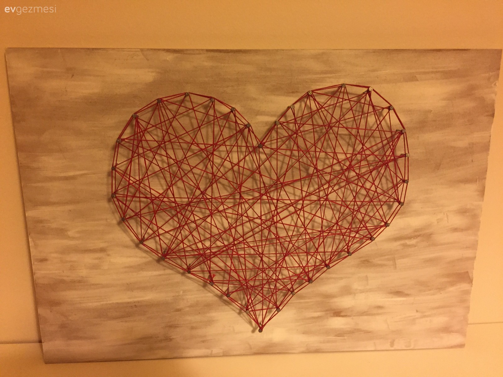 Mumlu iplerden duvar süsü projem