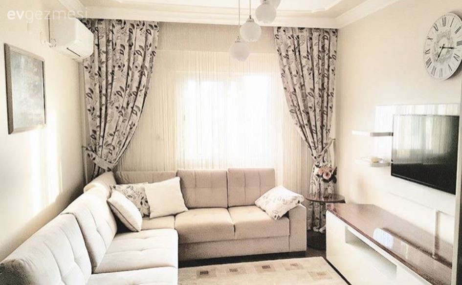 Pastel kahverengi, mavi ve beyazla zerafetin şıklıkla buluştuğu bir ev