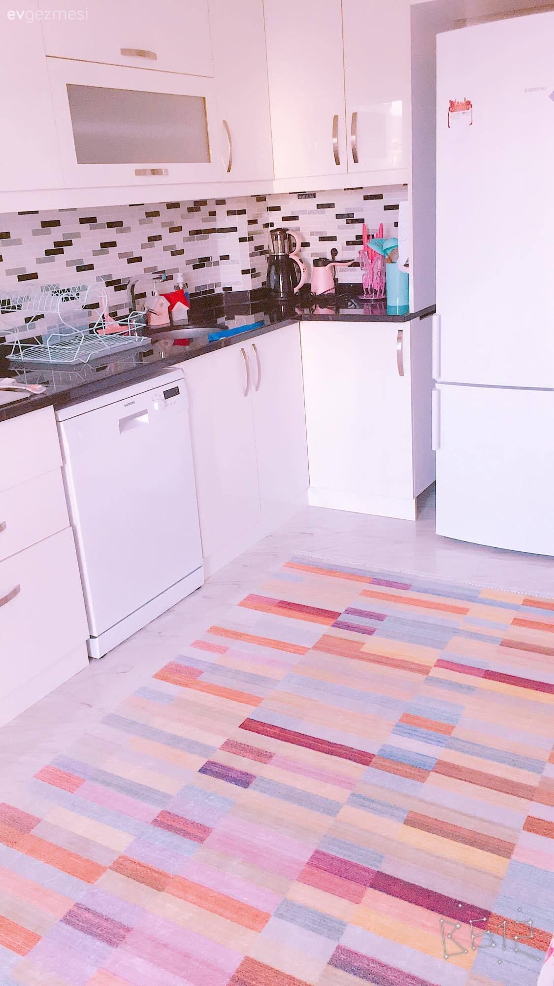 Beyaz mutfak, Halı, Mutfak, Mutfak aksesuarları