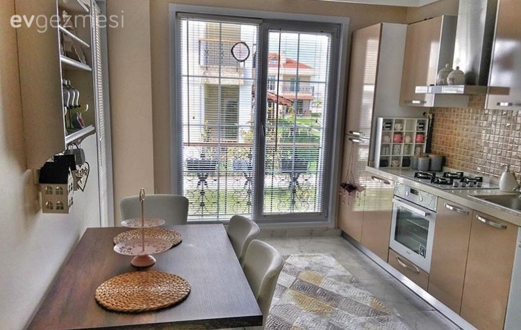 Derya Hanım'ın Modern Stilde Uyumlu ve Zevkli Evi...