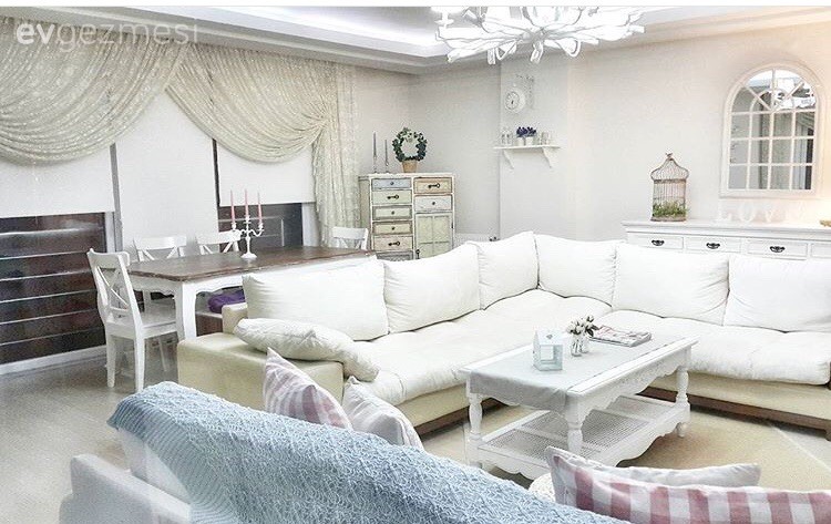 Köşe koltuk, Orta sehpa, Salon