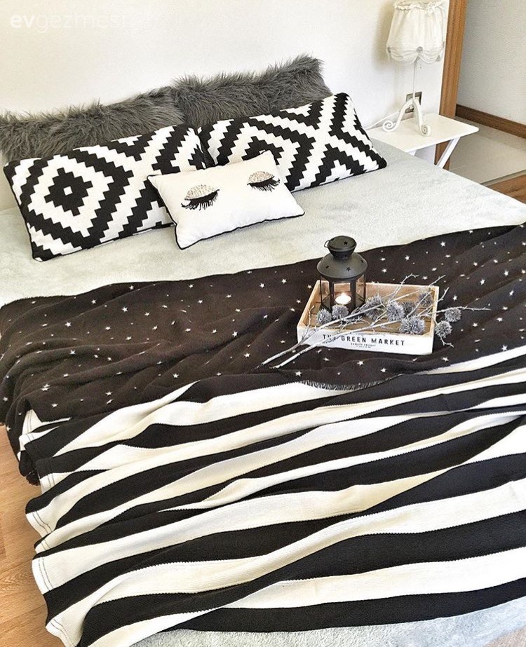 Siyah- Beyaz, Yatak Odası, Yatak örtüsü