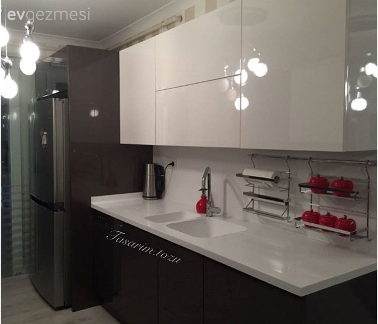 Kırmızı, Modern mutfak, Mutfak