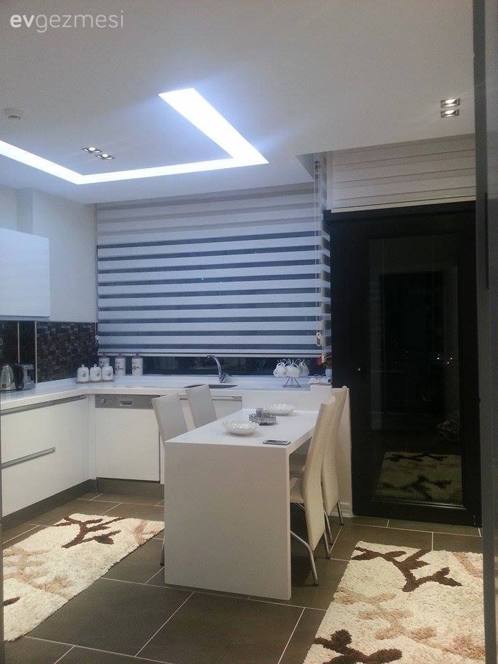 Ercan beyin şıklığın konfor ile buluştuğu ferah evi..