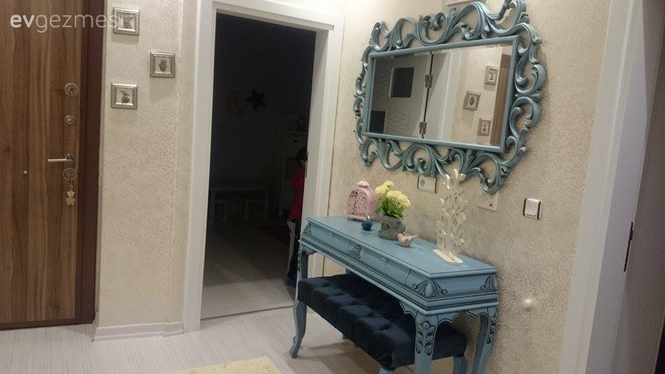 Birsen hanımın yumuşak renklerle ince ve zarif evi..