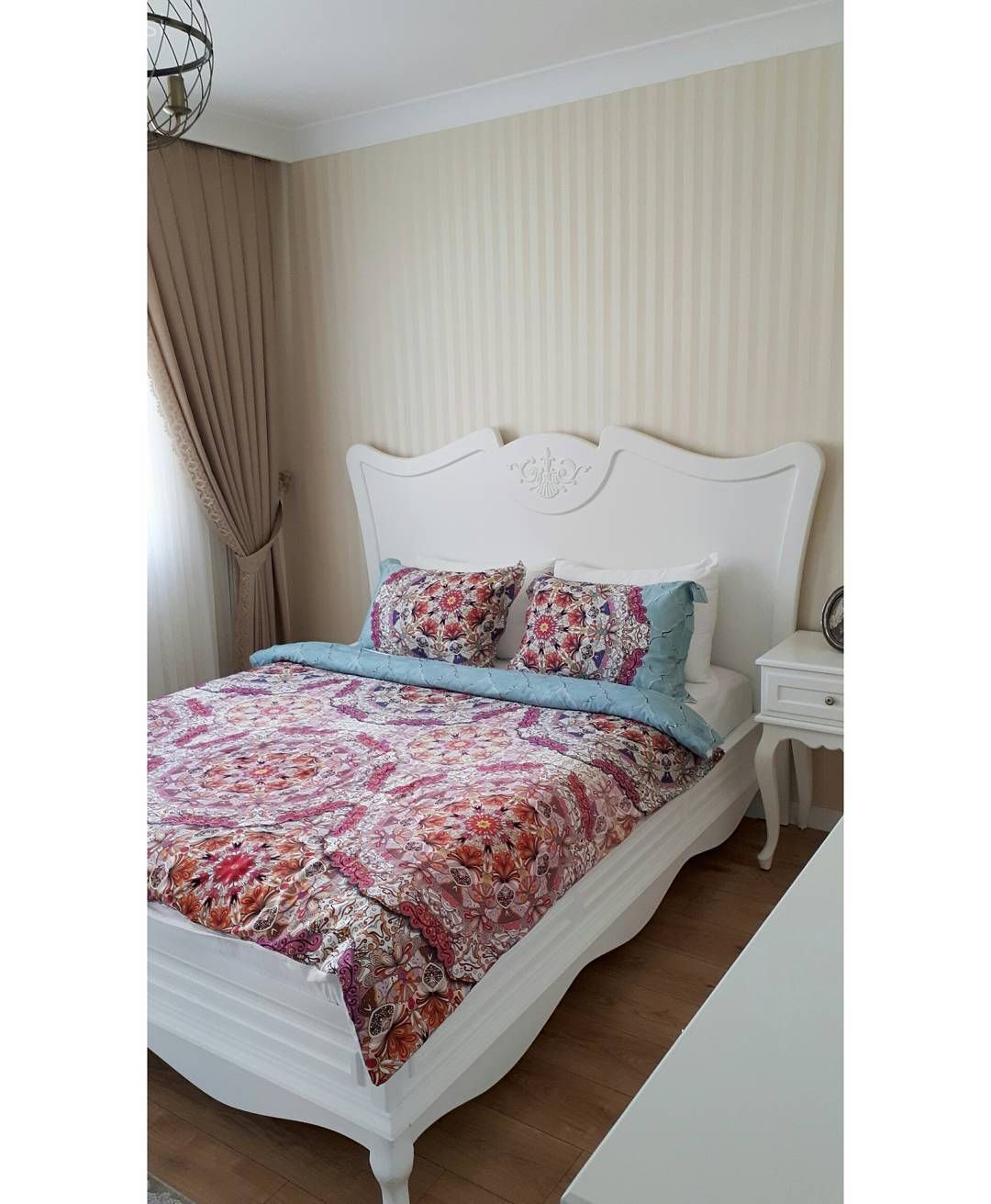 Yatak Odası, Yatak örtüsü, Duvar kağıdı