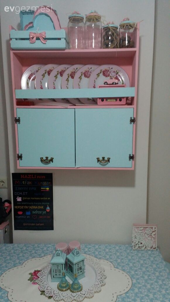 Nazlı hanımın country esintili, zarif ve renkli evi..