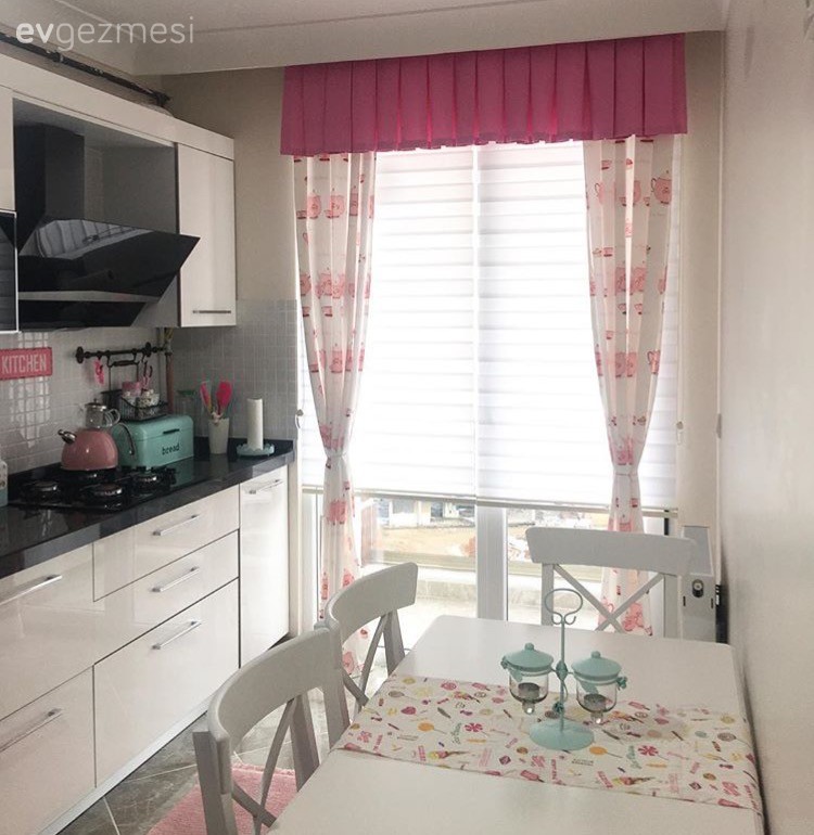 Beyaz mutfak, Mutfak, Mutfak masası, Pembe, Perde