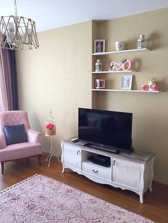 Berjer, Fon perde, Oturma Odası, Pembe, Duvar rafı, Tv ünitesi, Perde