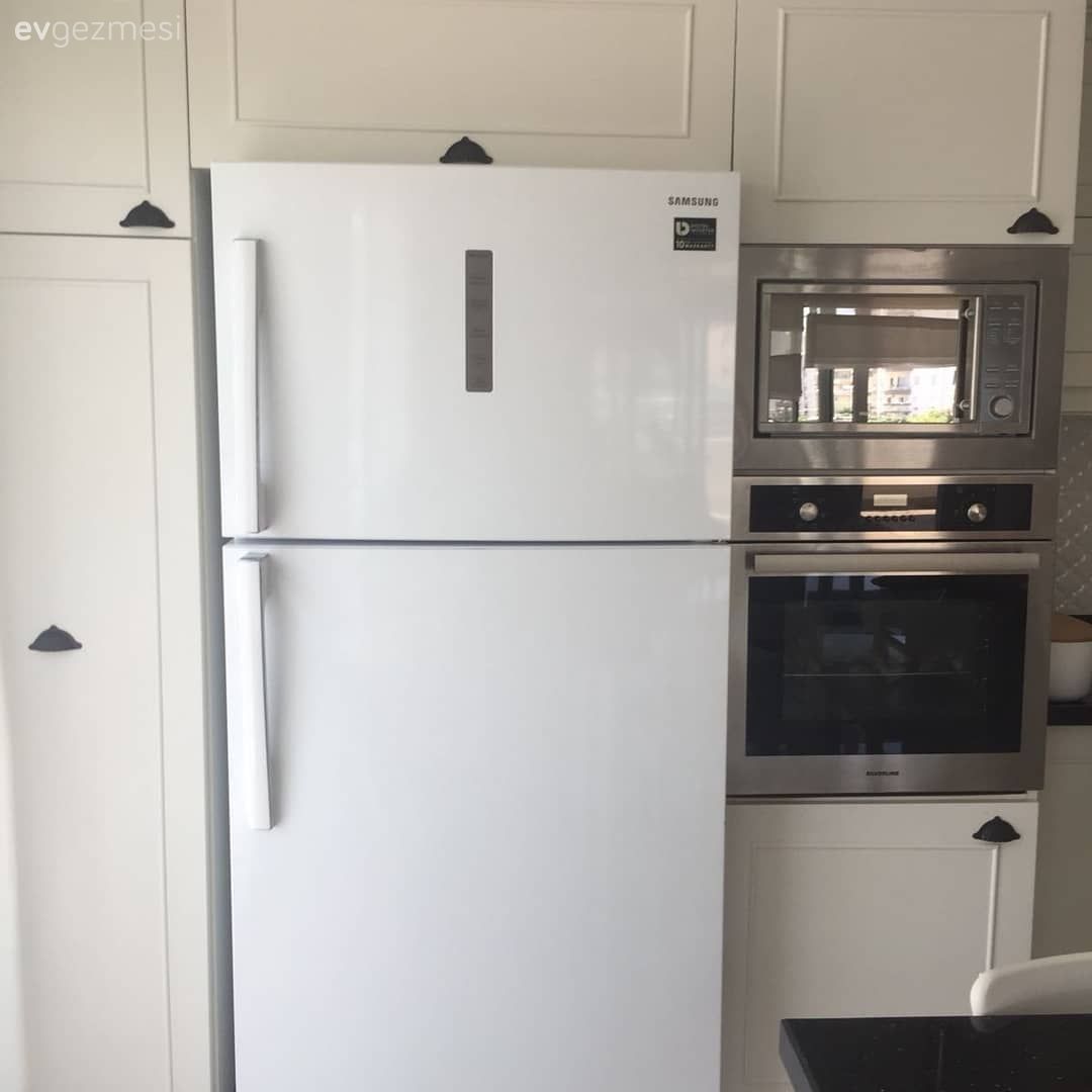 Öncesi & Sonrası: El emeği ile hem rengi, hem stili değişen bir mutfak. 