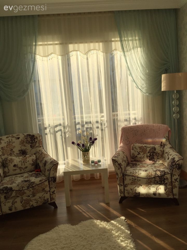 Özge hanımın abartıdan uzak seçimlerle zarif dekoru..