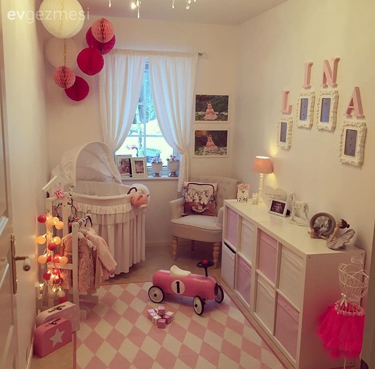 Öznür hanımın detaylarda gösterişli bir havaya bürünen şık evi..