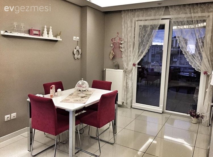 Sinem hanımın odağında uyum olan sade ve şık dekoru..