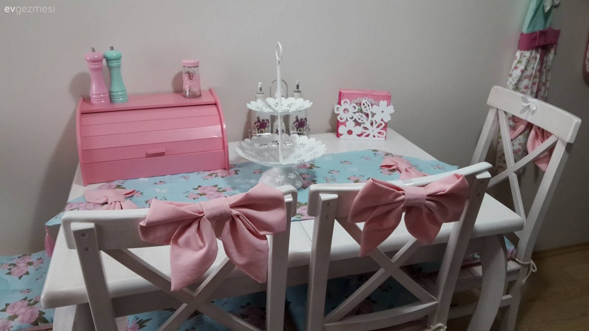 Mutfak, Mutfak masası, Pembe