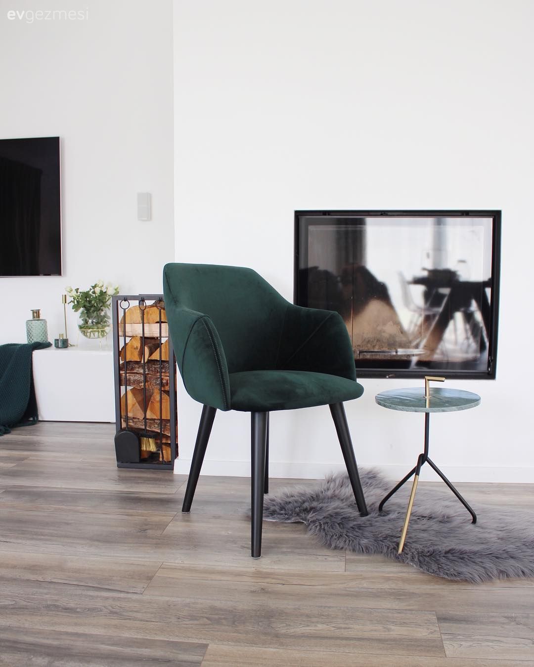 Yeşilin Sofistike Tonlarıyla Derinlik Kazanan Modern Bir Ev