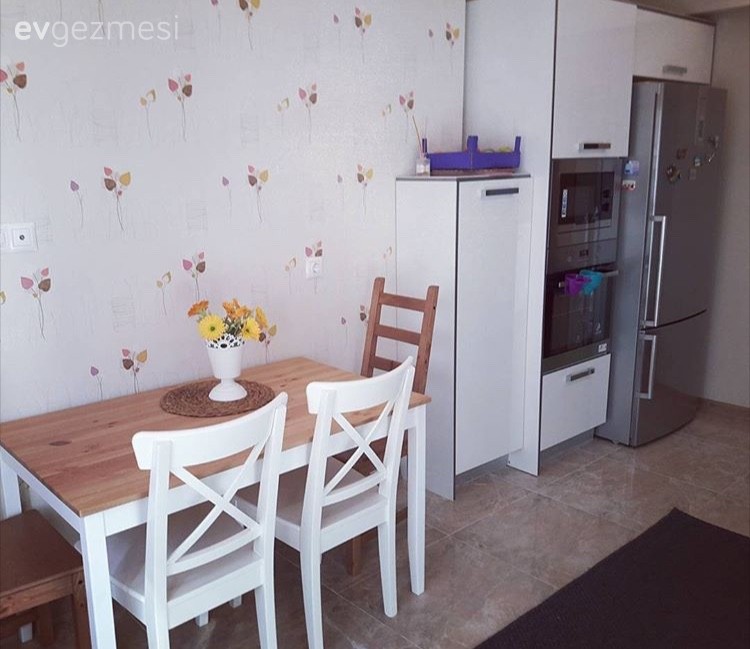 Pınar hanımın 30 yıllık mobilyaları değerlendirdiği nostaljik evi..