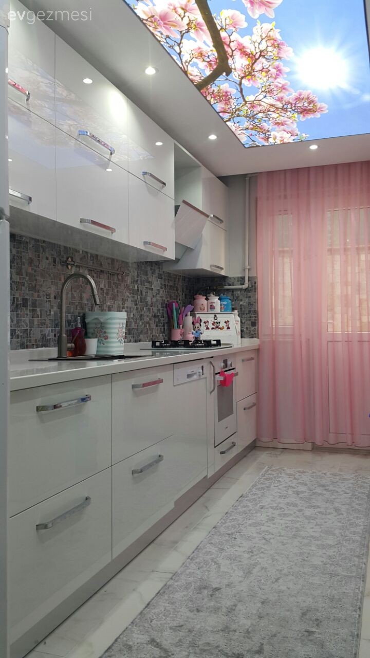 Beyaz mutfak, Mutfak, Pembe, Perde