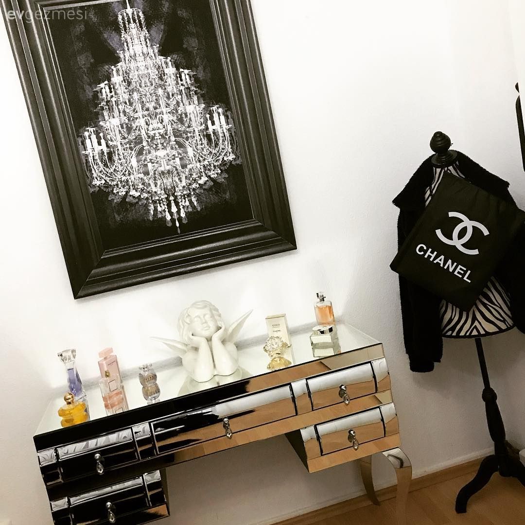 Dresuar, Aynalı dresuar, Lukens ayaklı dresuar, Tablo