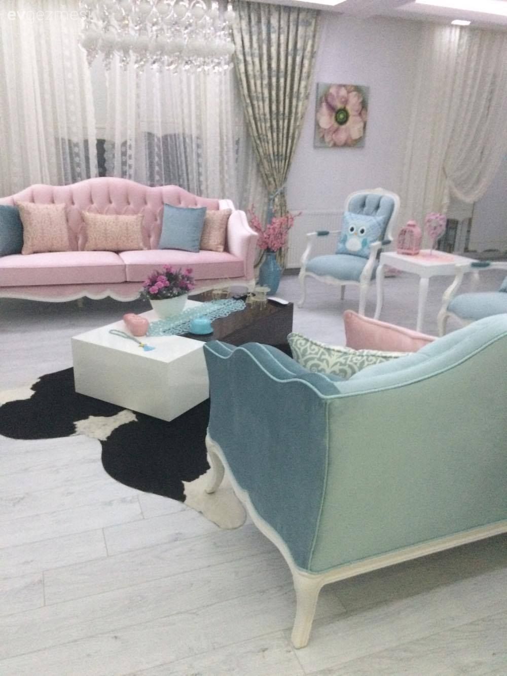 Mavi, Orta sehpa, Pembe, Salon