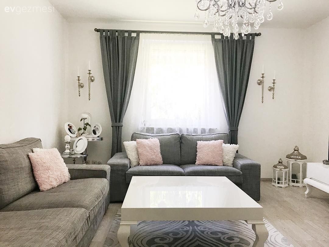 Gri, beyaz uyumuna gümüş detaylar ve aynaların göz alıcı hissi..