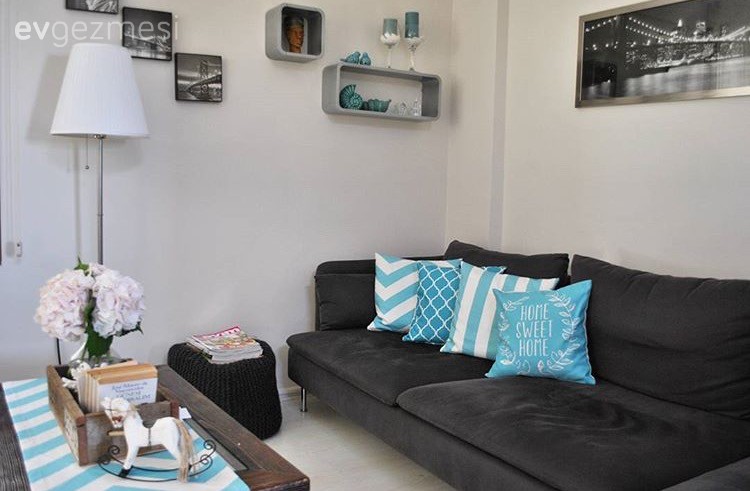 Mavi, Oturma Odası, Duvar rafı