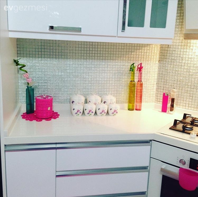 Beyaz mutfak, Mutfak, Mutfak aksesuarları, Pembe