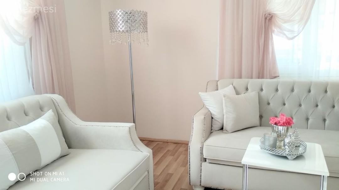 Salon, Krem, Kruvaze perde, Lambader, Pembe