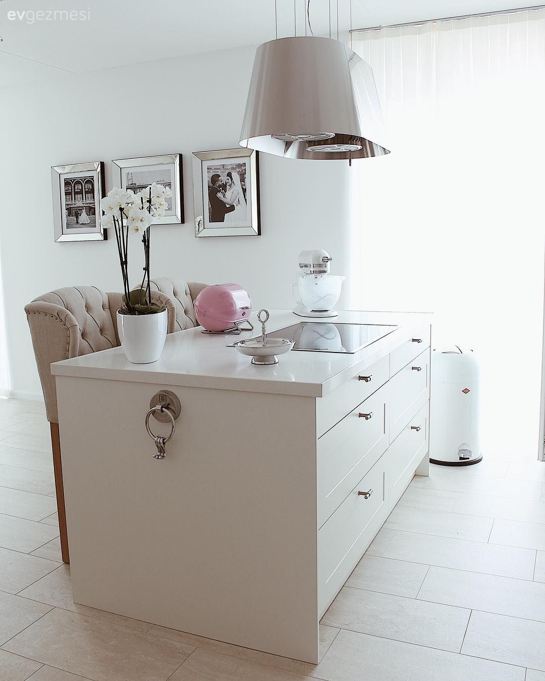 Bu Evin Sade Şıklığı, Kuş gibi Hafif Bir Hissi Var