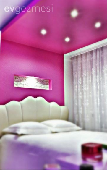 Ebru hanımın aydınlık renklerle cıvıl cıvıl evi..