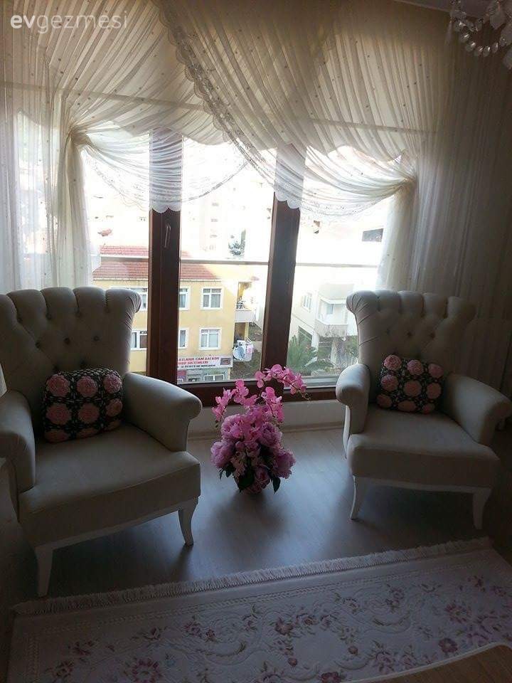 Dilek hanımın sade ve zarif evinden kareler..