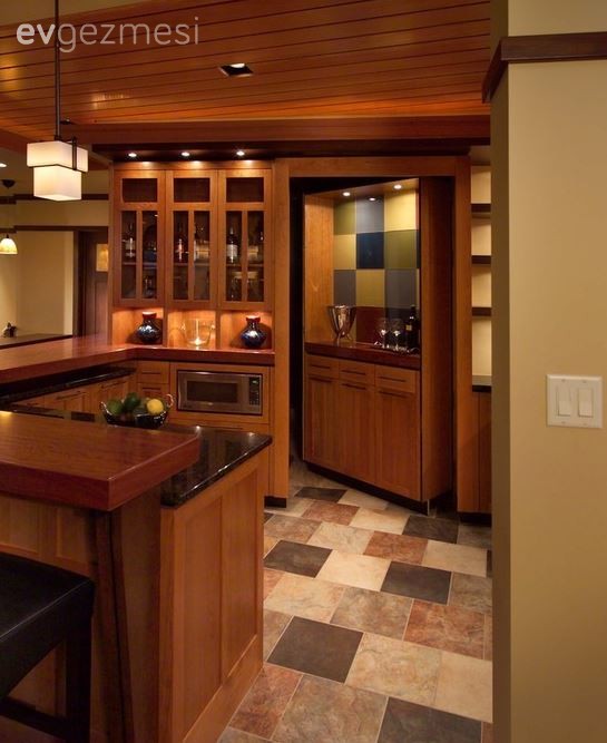 Her Metrekarenin Suyunu Çıkarın: Kapı Üzerine Kitaplık Yapma Fikri