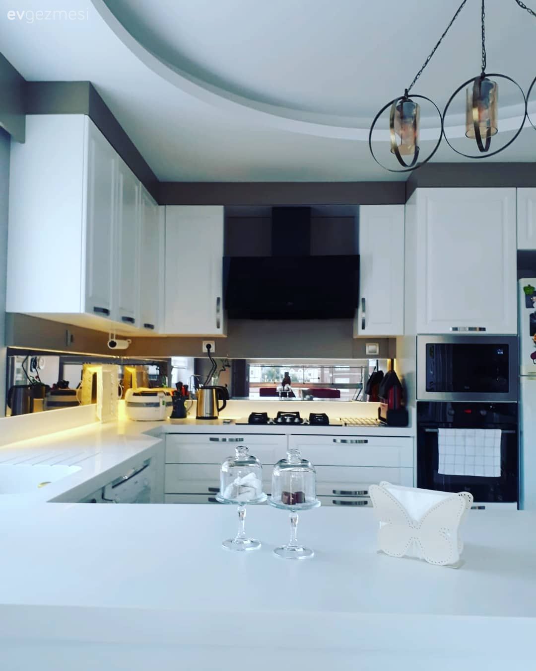 Bu evde ahşap detaylar tüm oyunu değiştiriyor. Sakinleştirici ve şık bir dekorasyon!