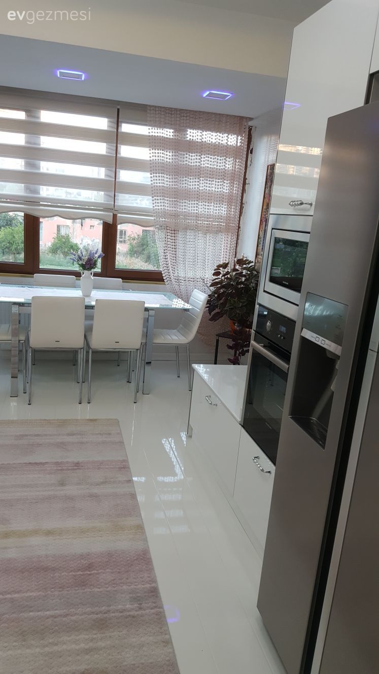 Mutfak, Beyaz mutfak, Mutfak masası, Mutfak halısı, Pembe