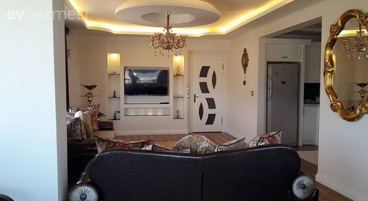 Klasiğin zamansız şıklığı: Merve hanımın yeni evinden kareler..