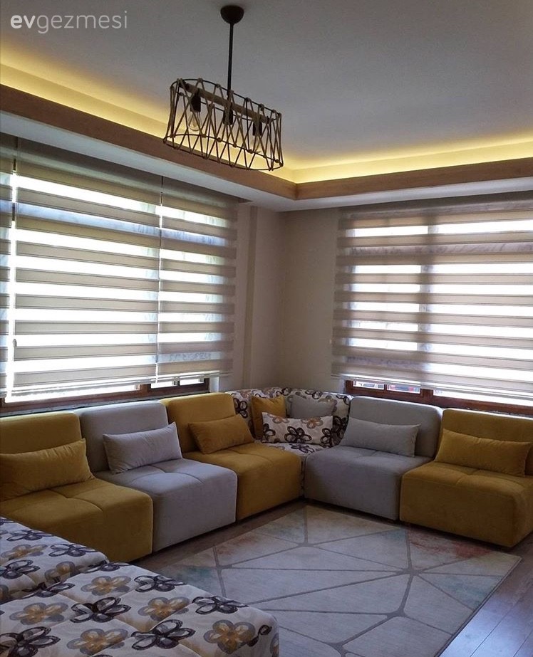 Avize, Japon perde, Köşe koltuk, Krem, Oturma Odası, Perde, Sarı, Aydınlatma